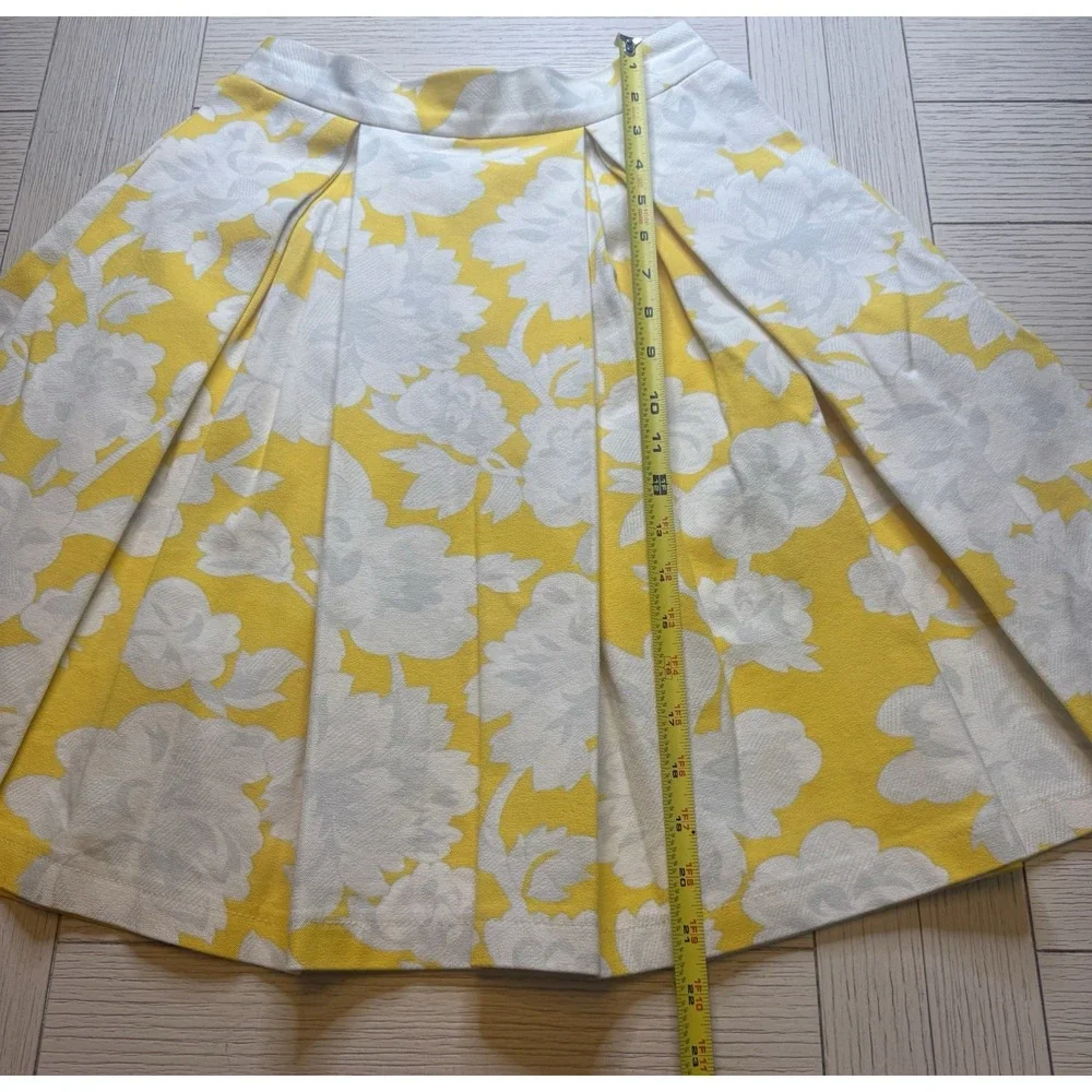 Top Shop Ladies A Line Knee Length Exposed Zipper Yellow Floral Print Skirt. Sz4